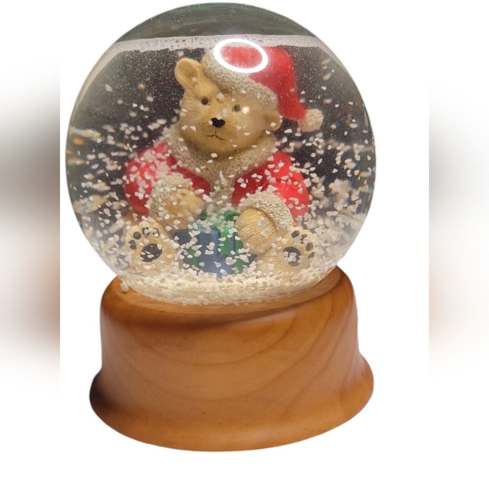 90s Eddie Bauer Polar Bear Snow Globe